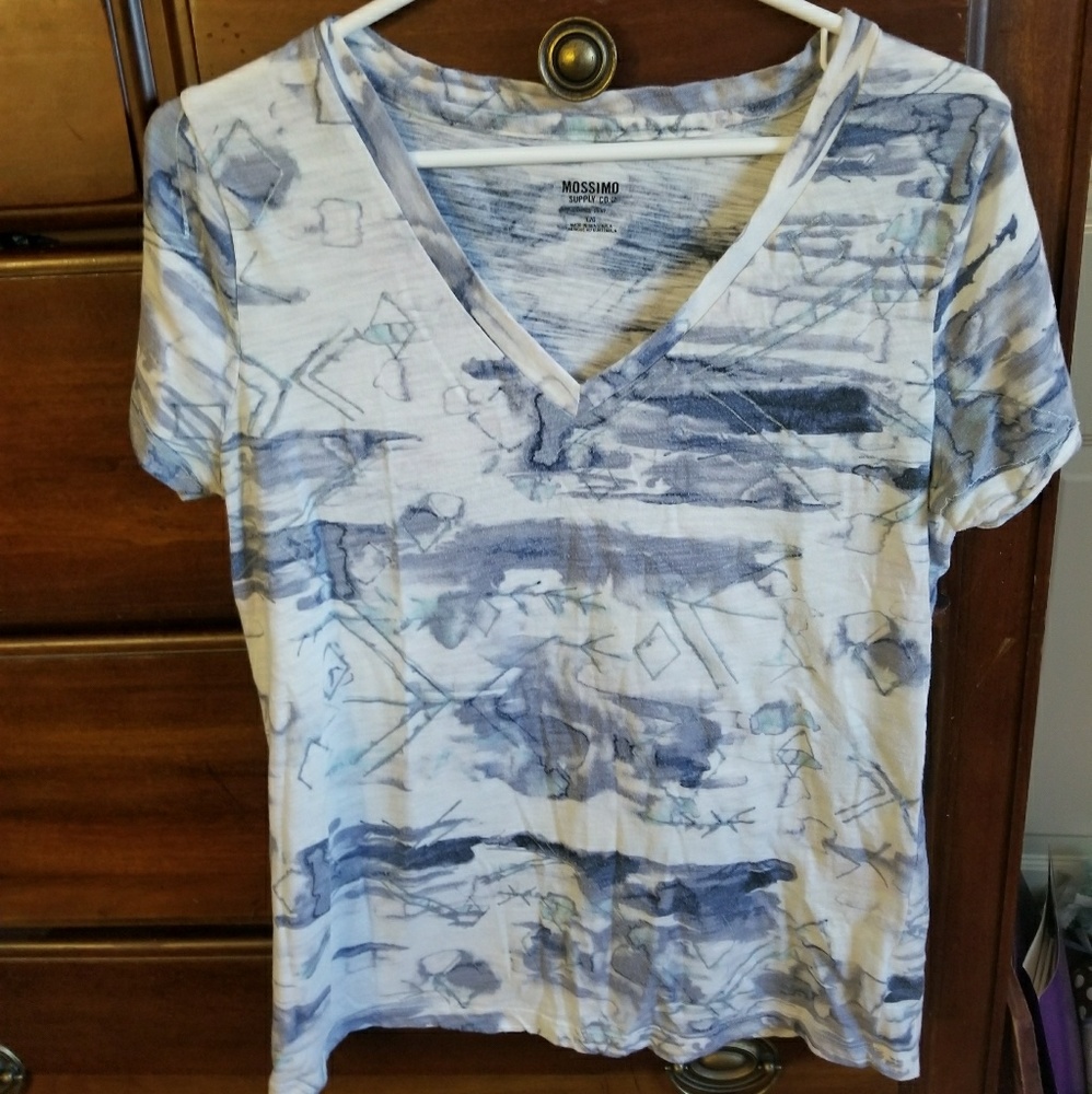 V neck tee